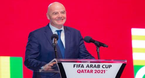 إنفانتينو يقترح بإعتماد العربية لغة رسمية في فيفا